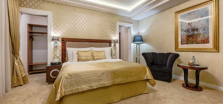 Zrekonštruovaný Hotel ROYAL PALACE***** je zariadený v štýle art deco