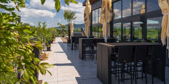 Výnimočný pobyt na Horehroní v Double Red Cars Hotel*** so vstupom do múzea športových áut/Brezno