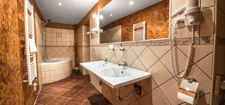 Hotel Husárik**** – každá izba disponuje vlastným sociálnym zariadením