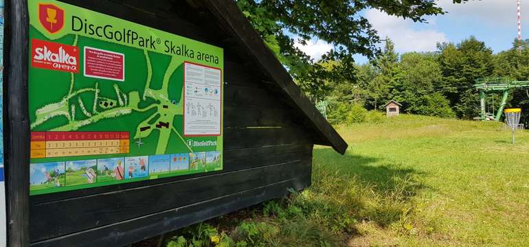   Parkovanie v stredisku je na všetkých plochách bezplatné