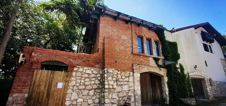 Pohľad na Villu Terrasse zvonku