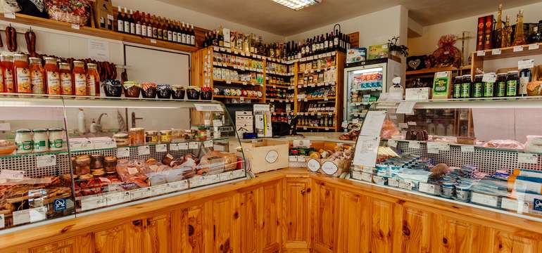 Predajňa priamo v areáli Masarykov dvor s regionálnymi produktami