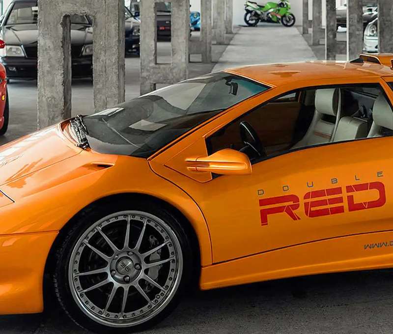 DOUBLE RED CARS MUSEUM: Najväčšie automobilové múzeum v strednej Európe!