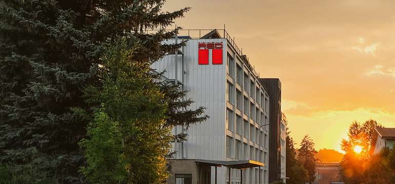 Múzeum je umiestnené v rekonštruovanej budove továrne so štyrmi poschodiami.