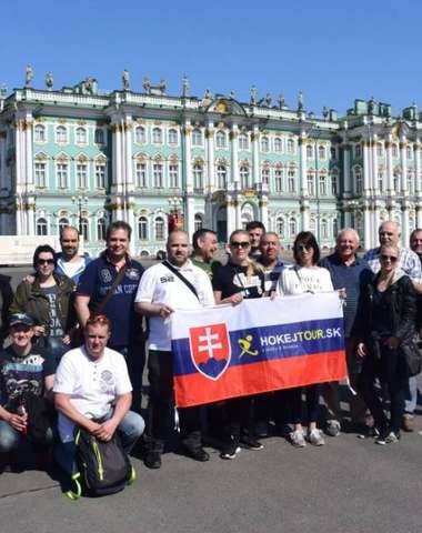Darujte zážitok so zájazdmi na Futbaltour.sk a HokejTour.sk