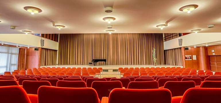 Konference a setkání