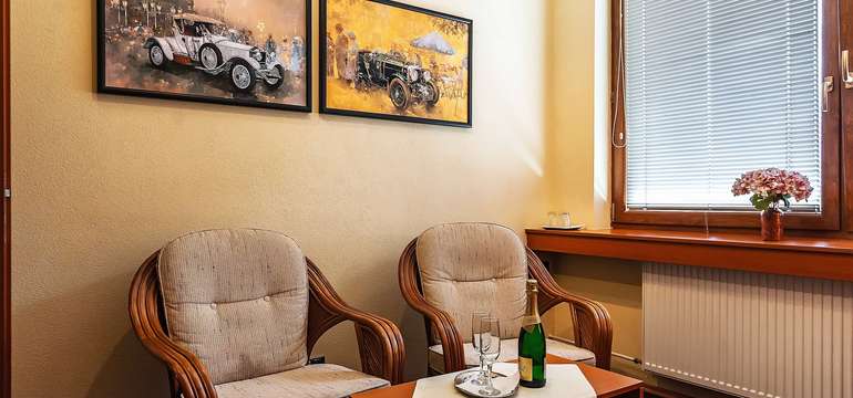Apartmány hotela Áčko*** sú zložené zo spálne (s manželskou posteľou) a obývačky