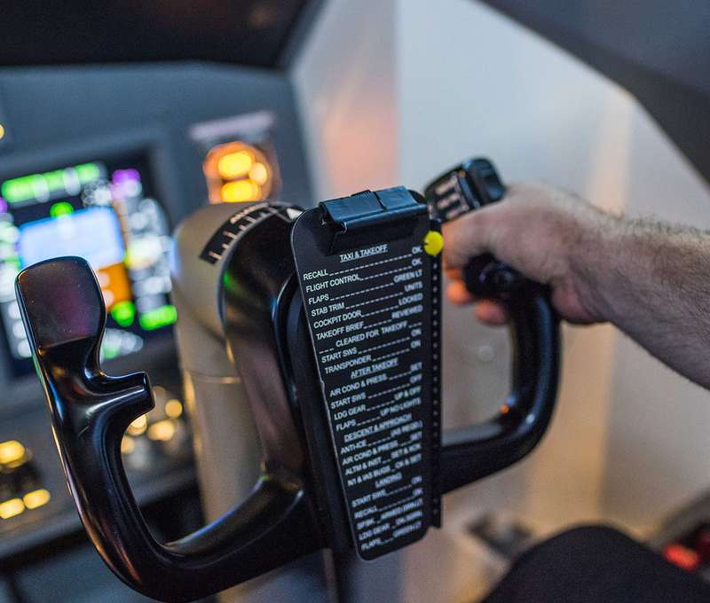 Let na simulátore Boeingu 737