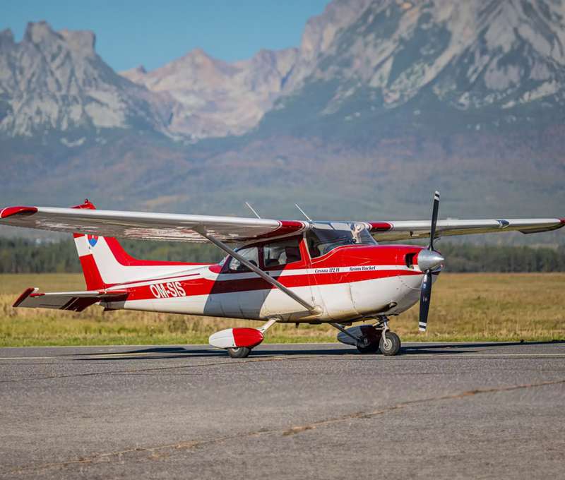 Vyhliadkový let ponad Tatry s možnosťou pilotovania
