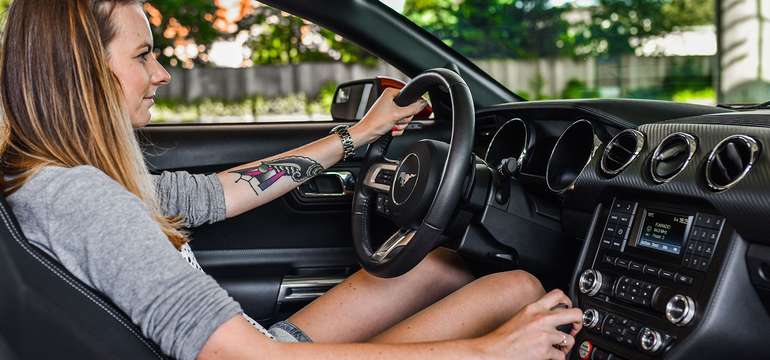 Nezabudnuteľná jazda na prenajatom Mustangu Cabrio