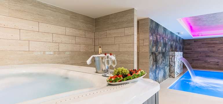 Wellness centrum priamo v hoteli Tulipán***