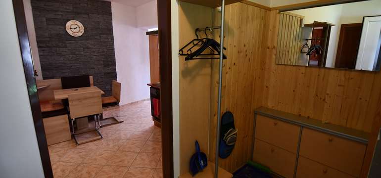 Ubytovanie v zadnom rodinnom apartmáne (4+1) 