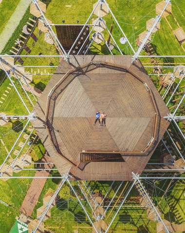 Dobrodružný lanový park Kristály Torony si užijú deti aj dospelí