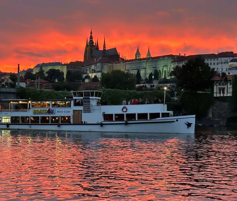 Zážitková plavba lodí po Vltavě