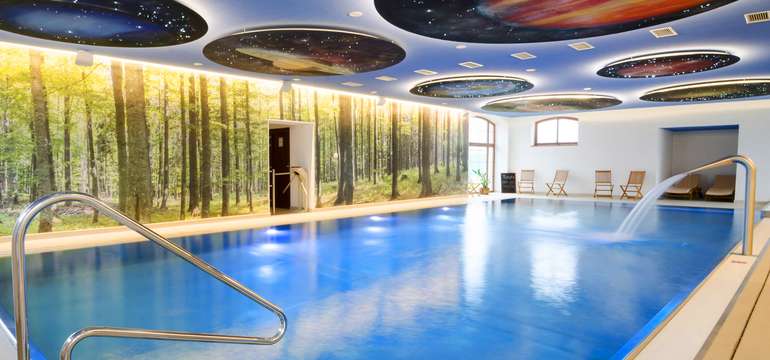 Až 14 m bazén s chrličom vo wellness centre Masarykov dvor čaká na vás
