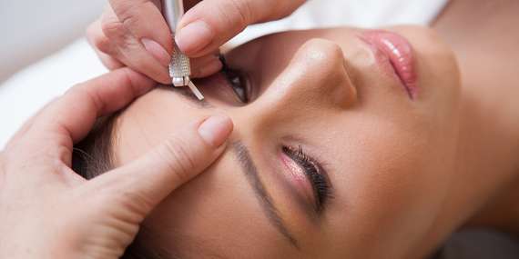 Dokonalé obočie čepieľkovou metódou - 3D microblading/Bratislava - Vrakuňa