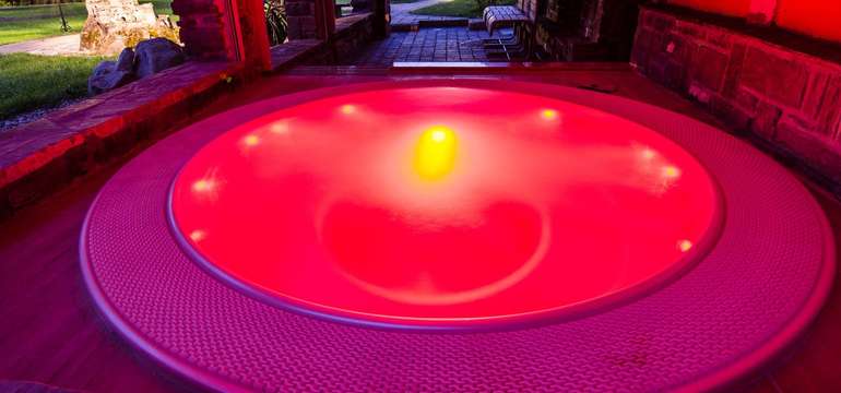 Malé wellness centrum s fínskou saunou, parnou a bylinkovou saunou a vírivkou