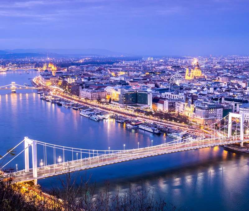 Budapešť