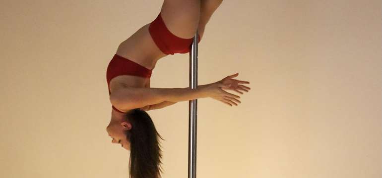 Intenzívny 4-týždňový kurz Pole Dance pre začiatočníkov