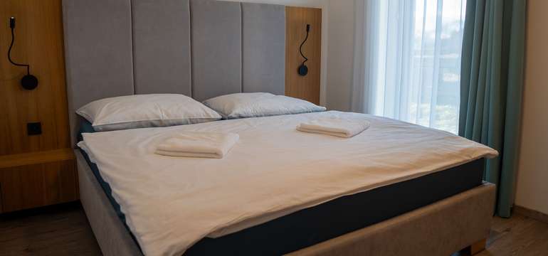 Apartmán ponúka nadštandardne zariadený interiér v modernom severskom dizajne