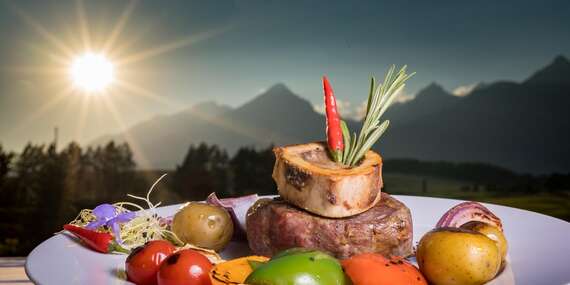 Vstup do wellness a romantická 5-chodová večera s fľašou prosecca v Hoteli International****/Vysoké Tatry – Veľká Lomnica