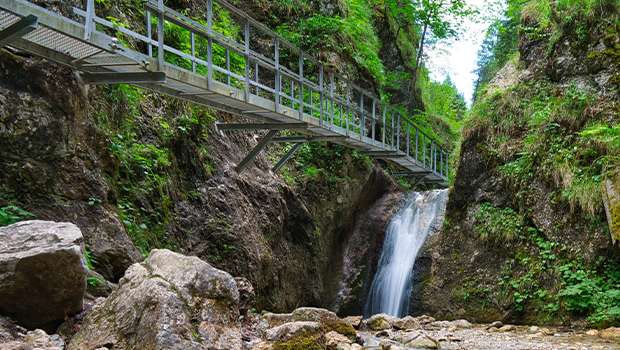 Jánošíkove diery – najkrajšia tiesňava Slovenska