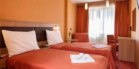 Dovolená na Vysočině v nově zrekonstruovaném hotelu Opera poblíž barokního zámku s polopenzí a bowlingem i přes léto/Vysočina - Jaroměřice nad Rokytnou