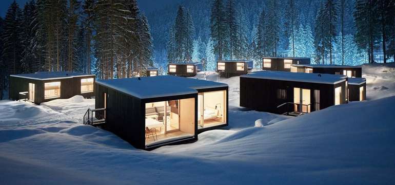 Björnson Tree Houses uprostred lesa pod Chopkom