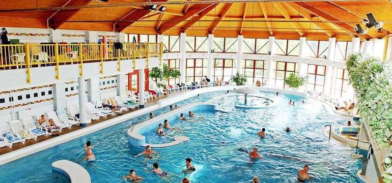Rovno z hotela prejdete do kúpeľov, kde počet atrakcií zaručí spokojnosť každého člena rodiny