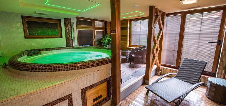 Sauny, ochladzovací bazén, fínske vedro, ochladzovacie sprchy, jacuzzi, oddychová zóna, masáže