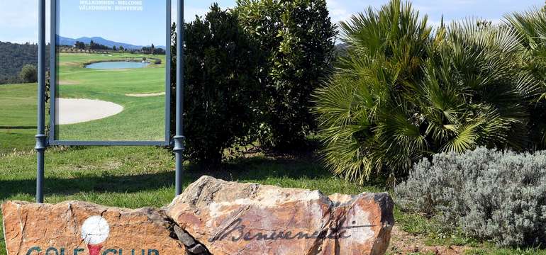 K rezortu Il Pelagone v Toskásnku patrí aj 18-jamkové golfové ihrisko