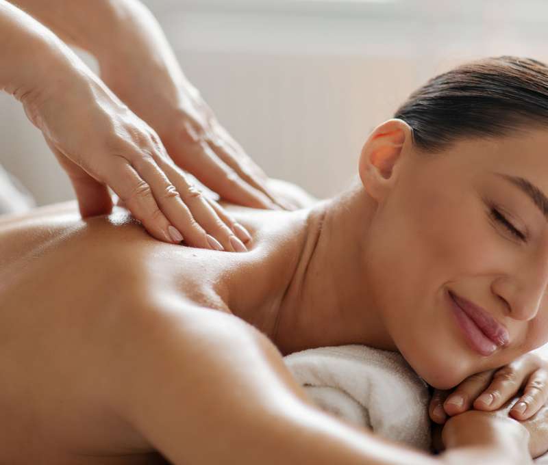 Wellness rituál pre chrbát, relaxačná masáž či kraniosakrálna terapia