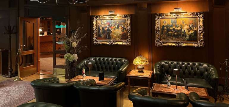 Exkluzívny anglický lobby bar s ponukou rumov, koňakov a celebritných vín