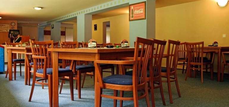 V restauraci ochutnáte domácí moravskou kuchyni a vecer oceníte nabídku baru