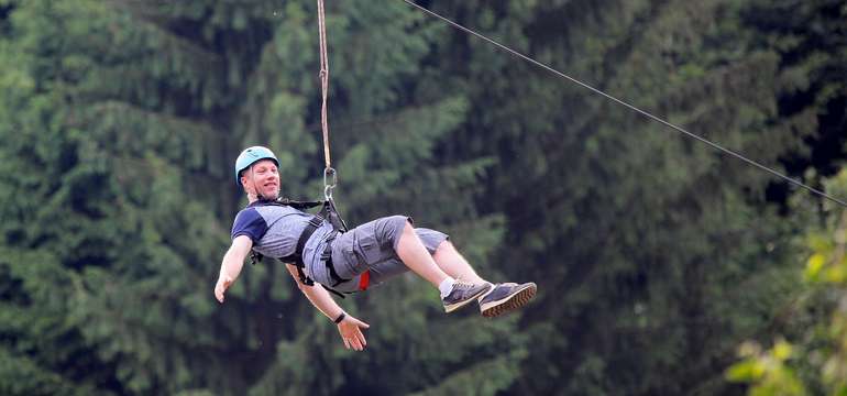 Adrenalínová jazda na kladke: Vyskúšajte obrí Zipline v Čutkove!