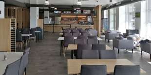 Možnosť stravovania je v reštaurácii formou výberu z ponúkaného menu