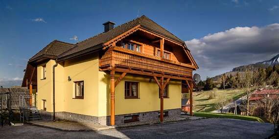 Chata Adamec s celkovou kapacitou pre až 17 osôb v Ždiari pod Belianskymi Tatrami / Ždiar – Belianske Tatry