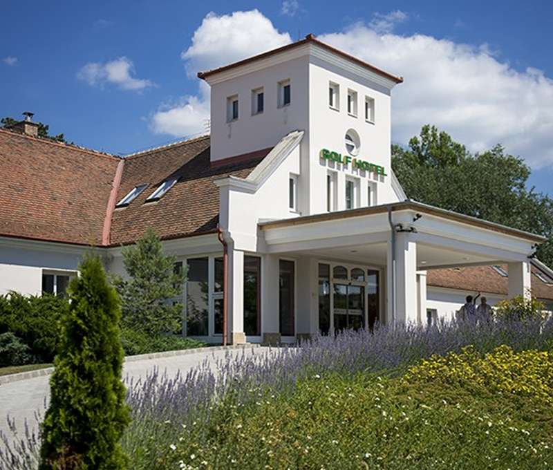 Old Lake Golf s 18-jamkovým golfovým ihriskom