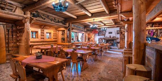 SOVA Hotel & Restaurant pod majestátnymi Belianskymi Tatrami s reštauráciou tradičnej kuchyne/Ždiar
