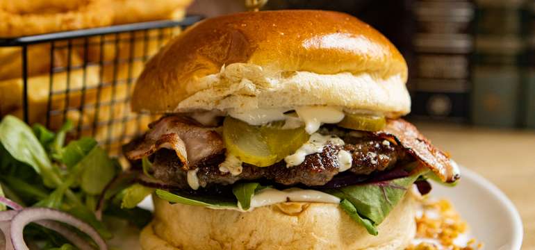 Burger plný kvalitných surovín v La Chef