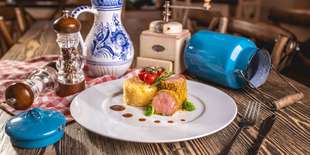 Bravčová panenka sous-vide v pistáciovej kruste, pečená polenta, koňaková omáčka 170 g 