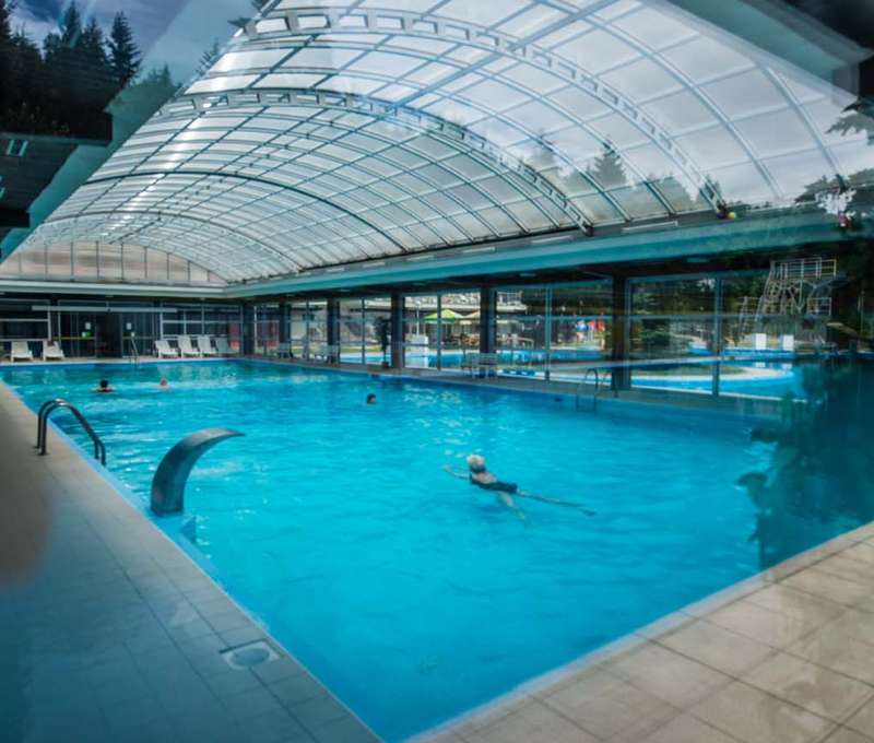 Vnútorný relaxačný bazén (v blízkosti hotela), 30 x 10 m, termálna voda, 34 °C