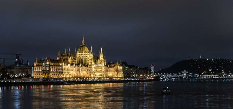 Výlet na adventné trhy do Budapešti s cestovnou kanceláriou Travelholic