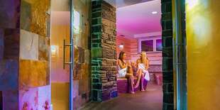 Sauny, soľné kabíny, masážne sprchy, kamenné pece a mnoho ďalšieho si užijete po celú dobu pobytu