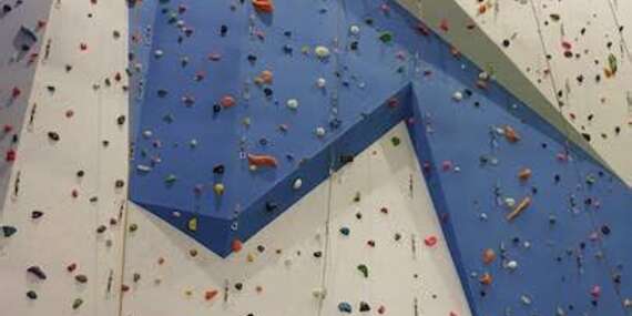 Kurzy lezenia na umelej stene pre začiatočníkov aj pokročilých/Košice