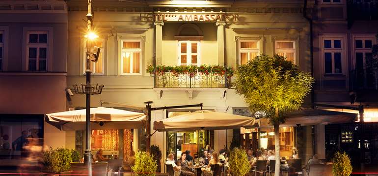 Hotel sa nachádza v pešej zóne na Hlavnej ulici
