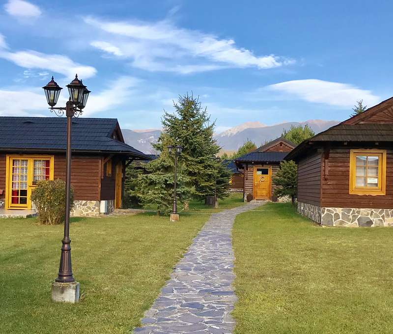 Chatky 109 a 110 sú situované v atraktívnej časti rezortu Holliday Village Tatralandia