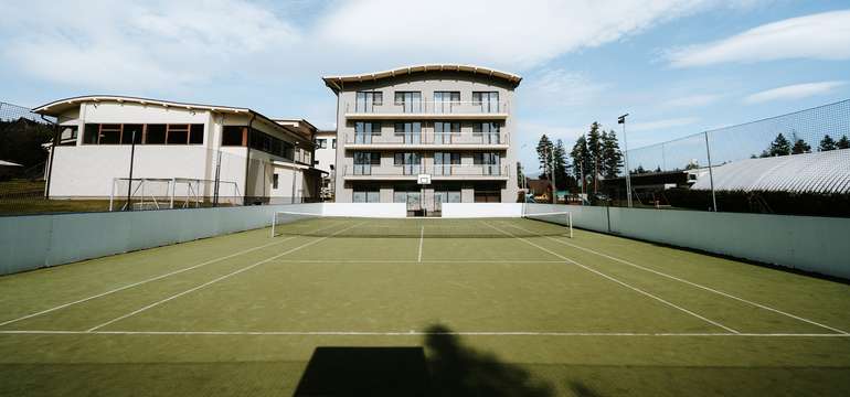 Můžete si tu zahrát i tenis
