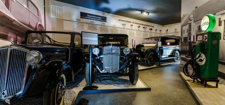 Stála expozícia áut v Škoda Classic Cars Museum v Trenčíne