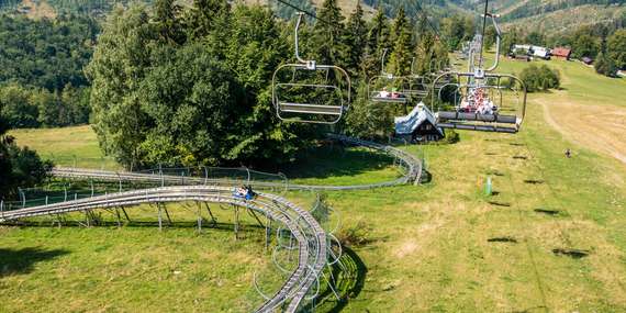 Jazda na bobovej dráhe, zjazd na horských kolobežkách a bungee trampolíny v letnom centre zábavy Snowparadise Veľká Rača/Veľká Rača - Oščadnica